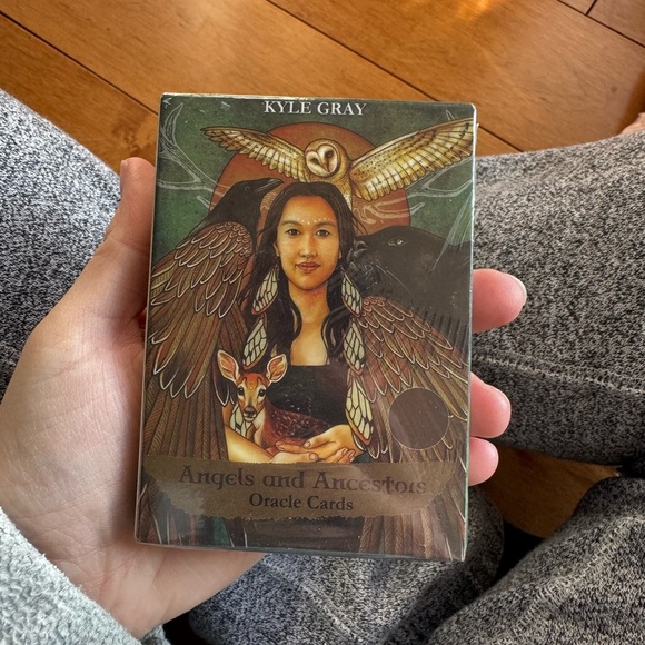 Angels and Ancestors Oracle Cards - Brown and Green - Picture 1 of 3